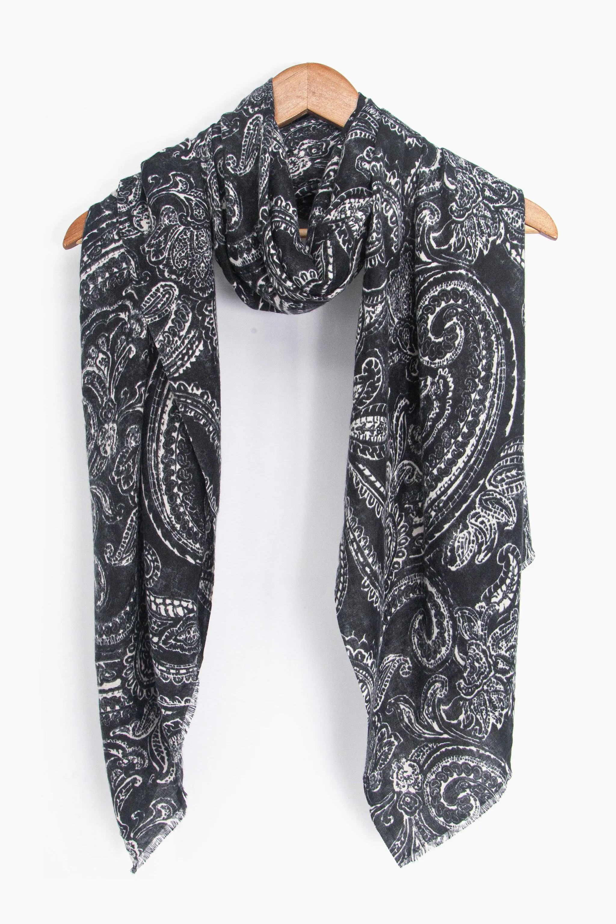 Ailidh Lightweight Scarf - Black, Paisley
