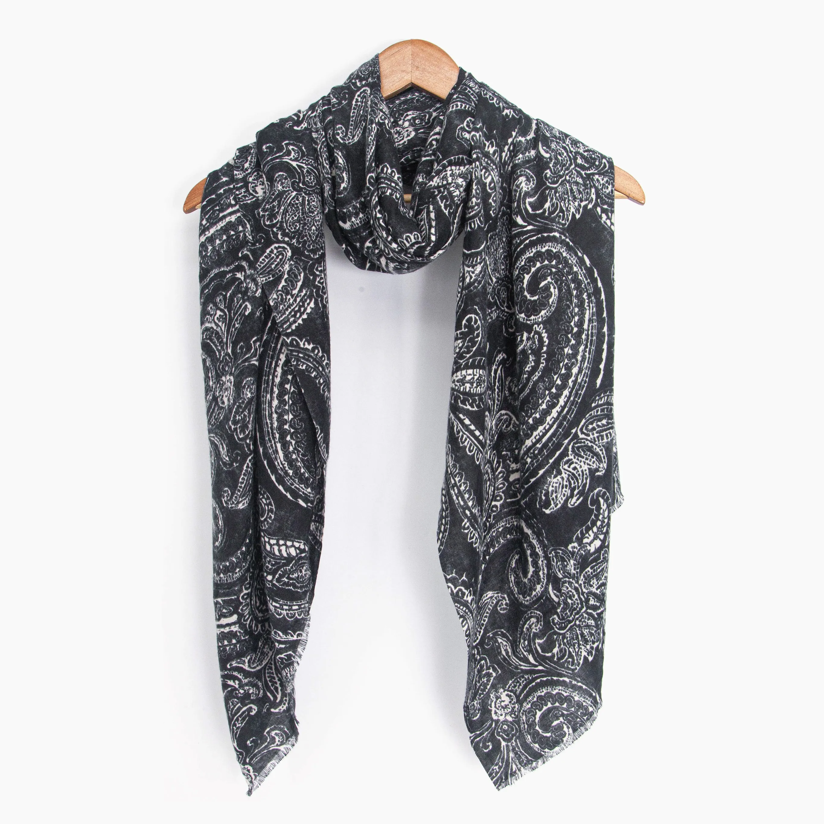 Ailidh Lightweight Scarf - Black, Paisley