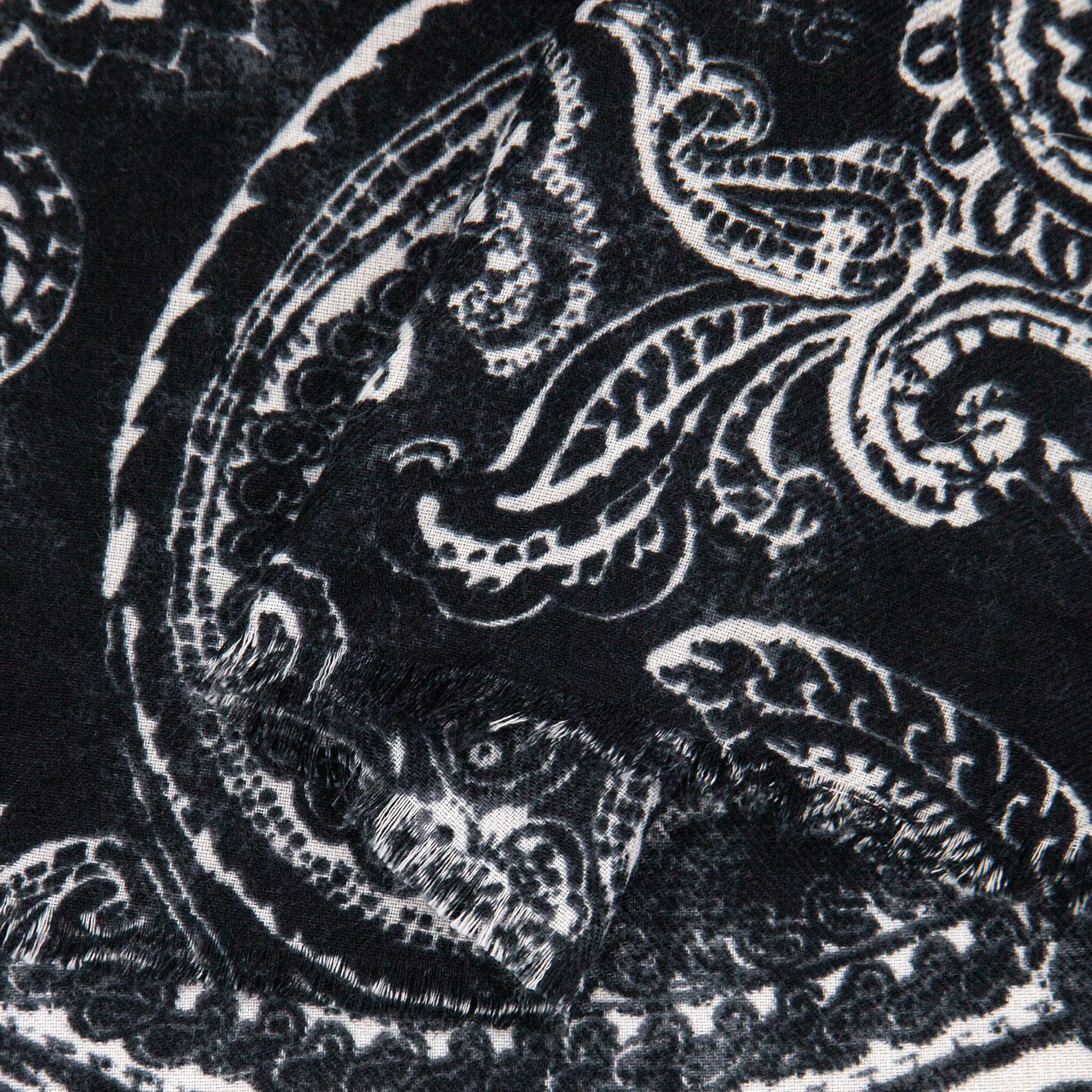 Ailidh Lightweight Scarf - Black, Paisley