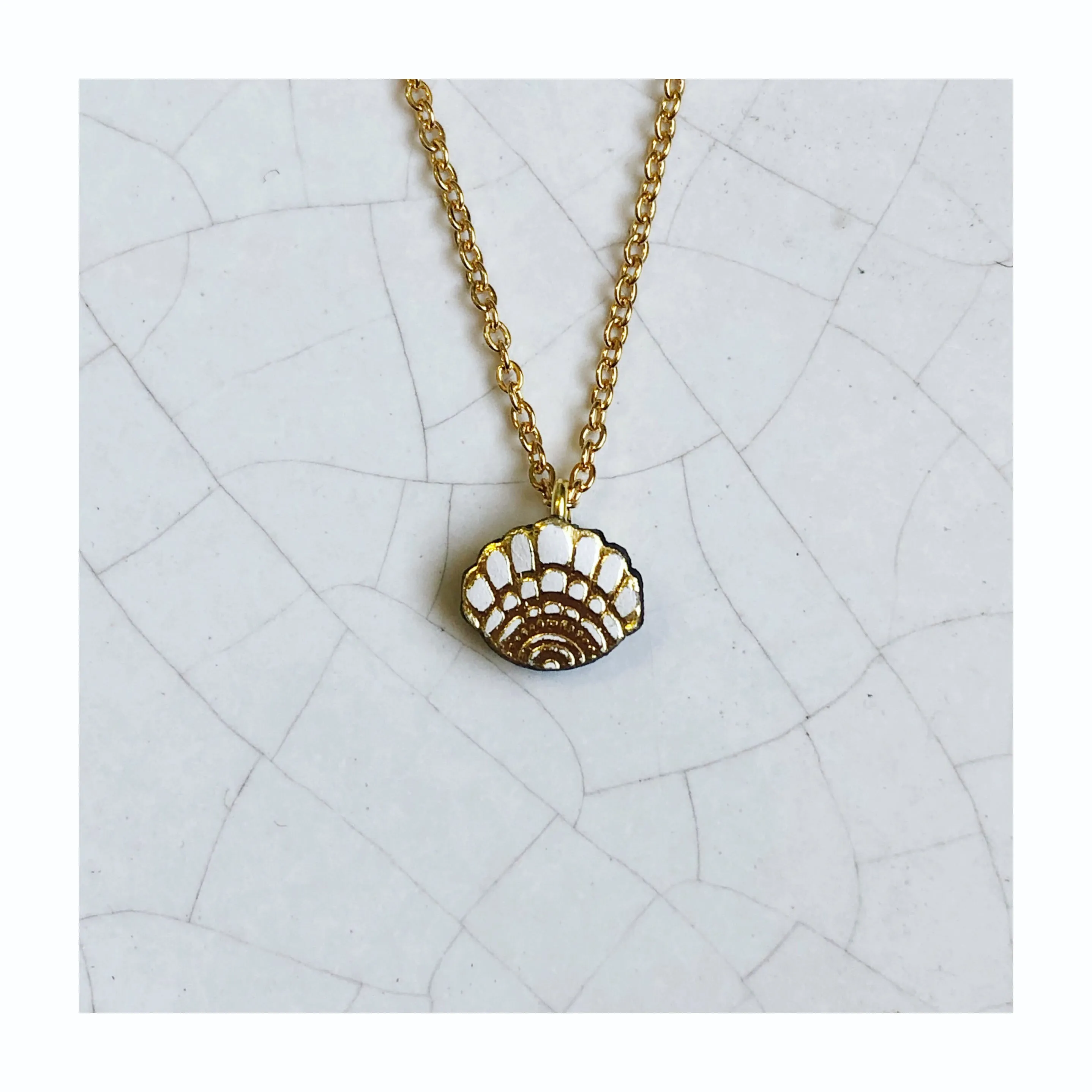 BAMBINO SHELL . pendant