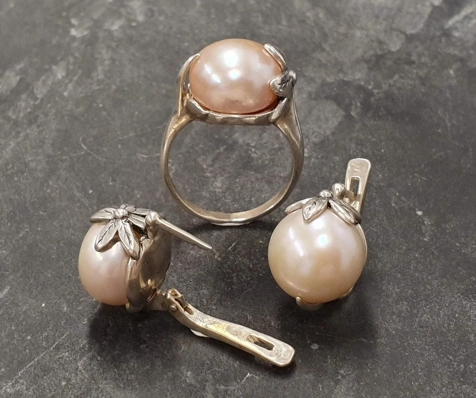 Natural Pearl Ring - Large Pearl Solitaire Ring - Vintage Leaf Ring