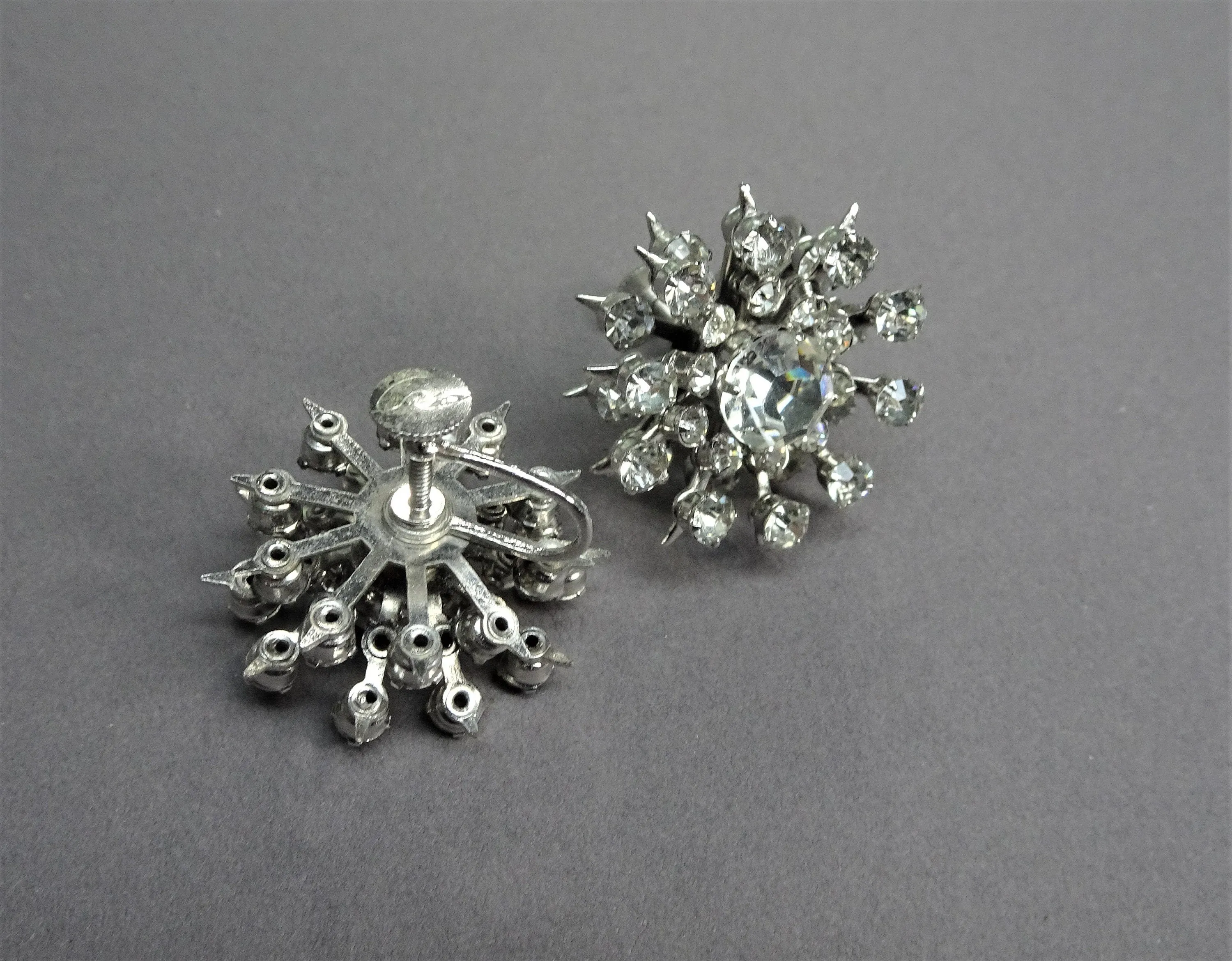 SPARKLING Art Deco Glass Earrings,Flapper Gatsby Era,Glittering Art Glass Rhinestones,CORO Screw Back Earrings,Collectible Vintage Jewelry